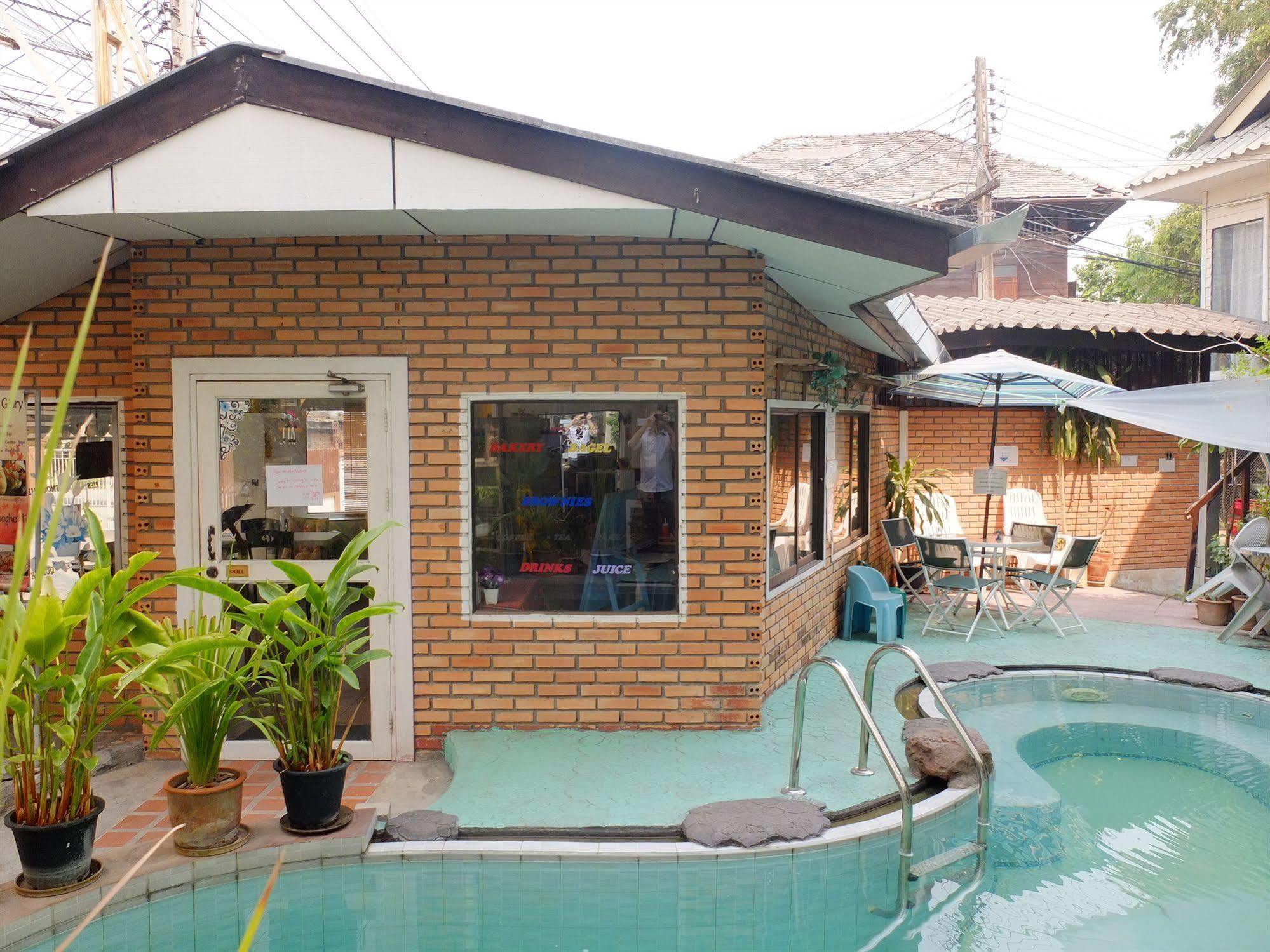 Boonmee Guest House Chiang Mai Extérieur photo